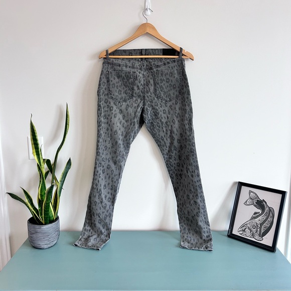 Trendy DKNY Jeans Animal Print Leggings - Size 8, EUC - Picture 6 of 6